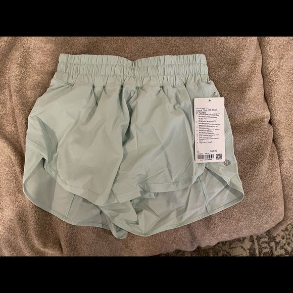 **SOLD** Lululemon track that HR short 3” NWT - Picture 3 of 7